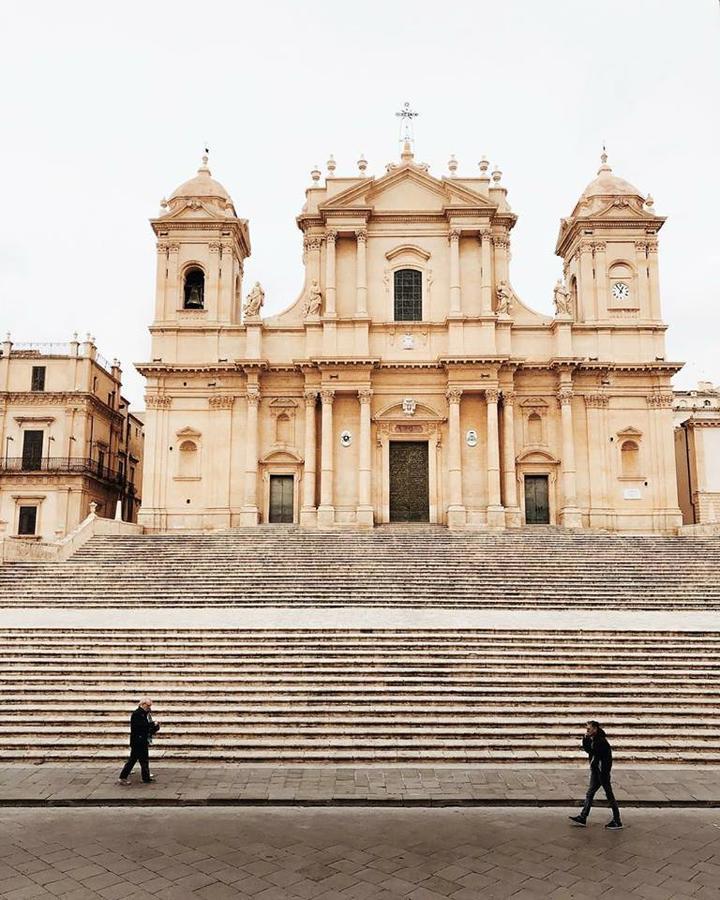Amuni' Sicily Guest House Syracuse Екстер'єр фото